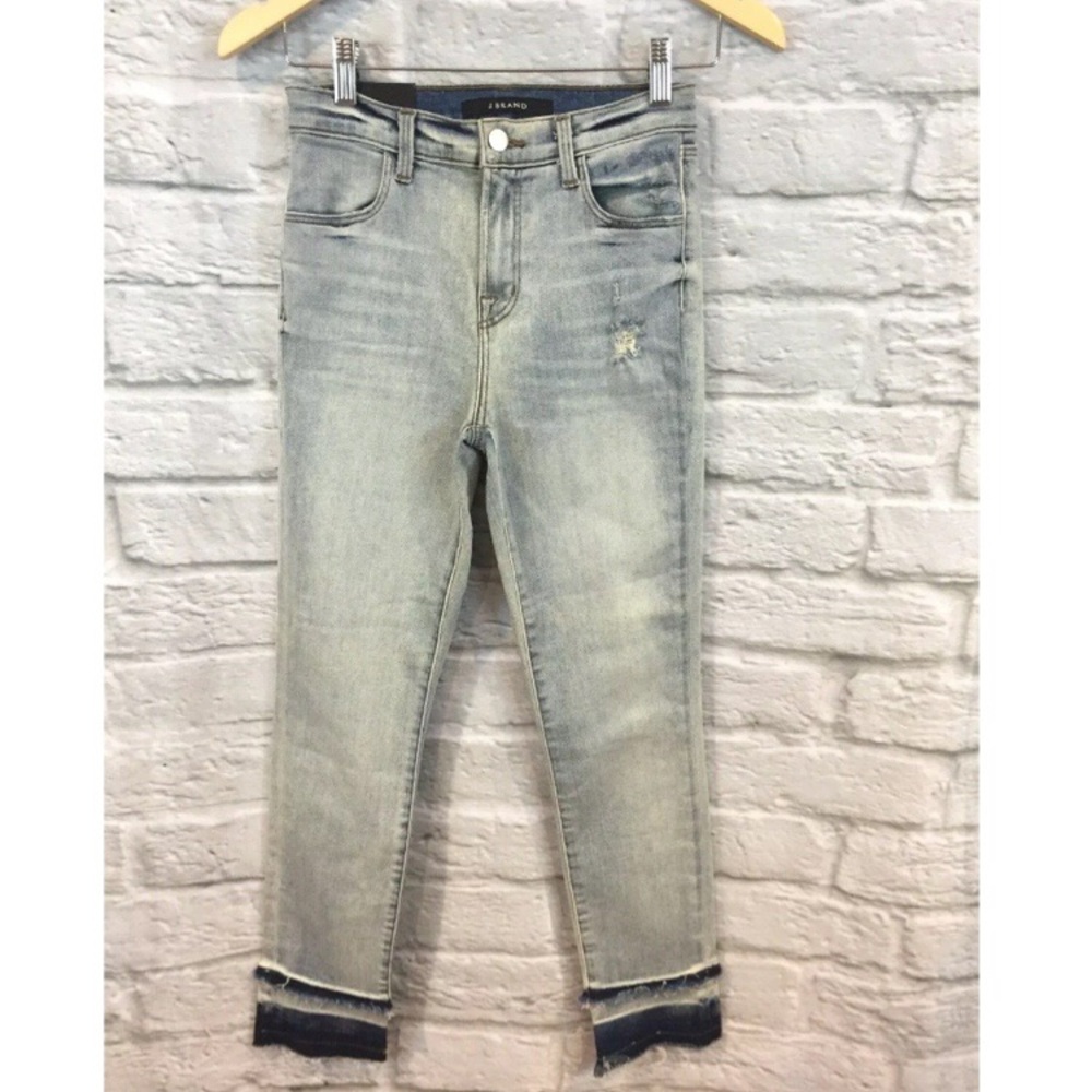 J Brand ALANA Cropped Distressed Jean Remnant Wash - Picture 4 of 8